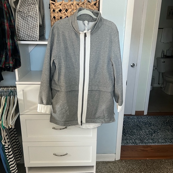lululemon light as warmth jacket - Picture 2 of 10
